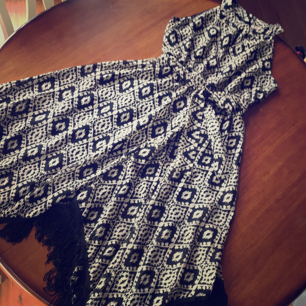 Black and cream women’s size XL dress